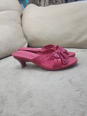 NWT.Pink Kitten Heel Slide Sandals.